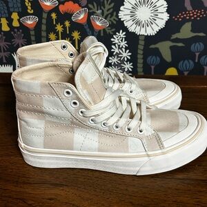 NWT ladies pink/cream  hi-top Vans 6.5 super cute & retro:)